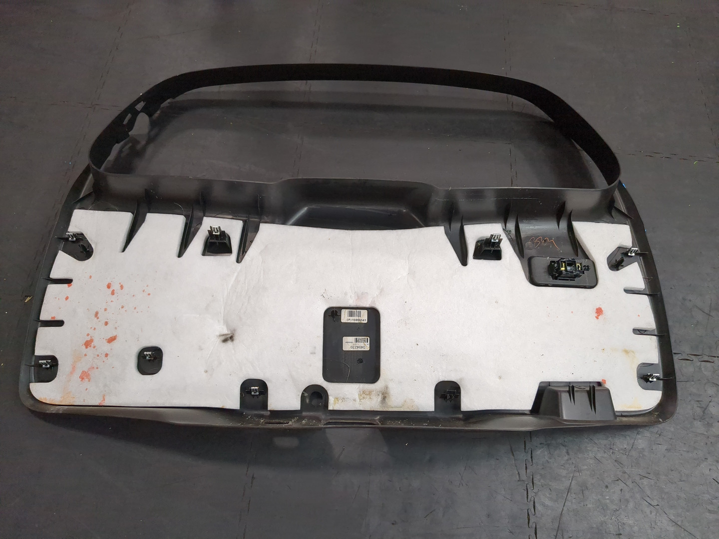 Обшивка двери багажника