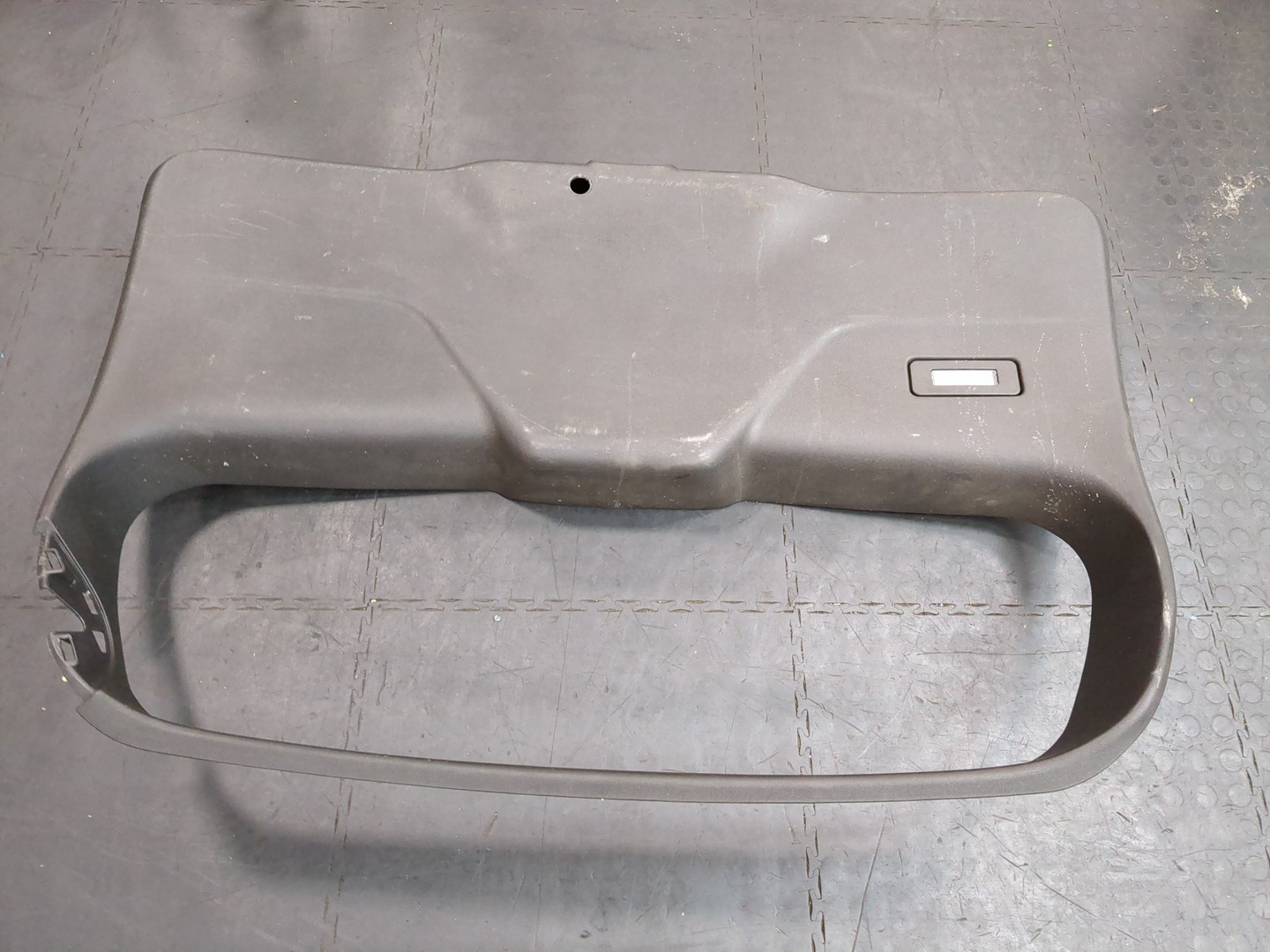 Обшивка двери багажника