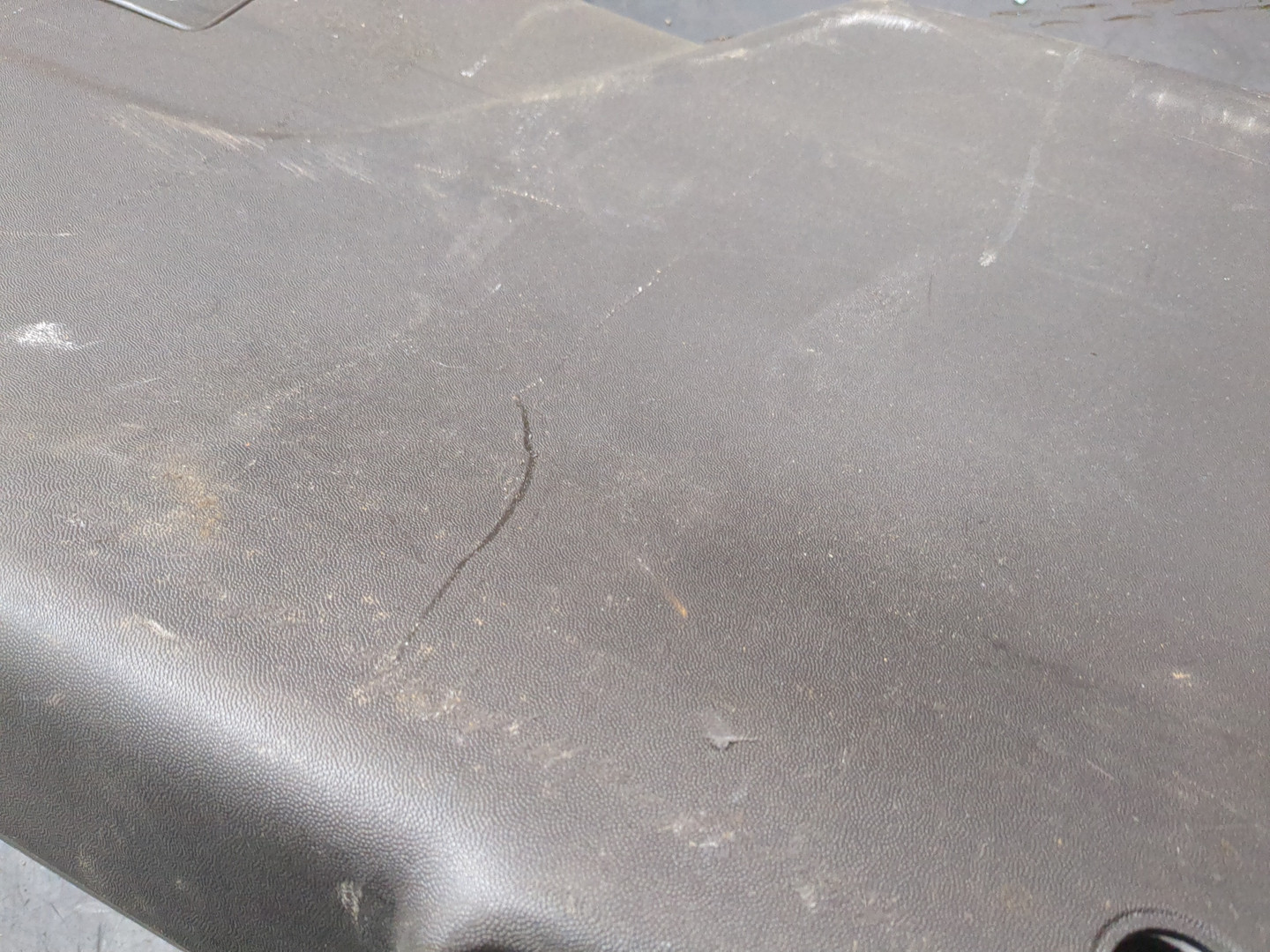 Обшивка двери багажника