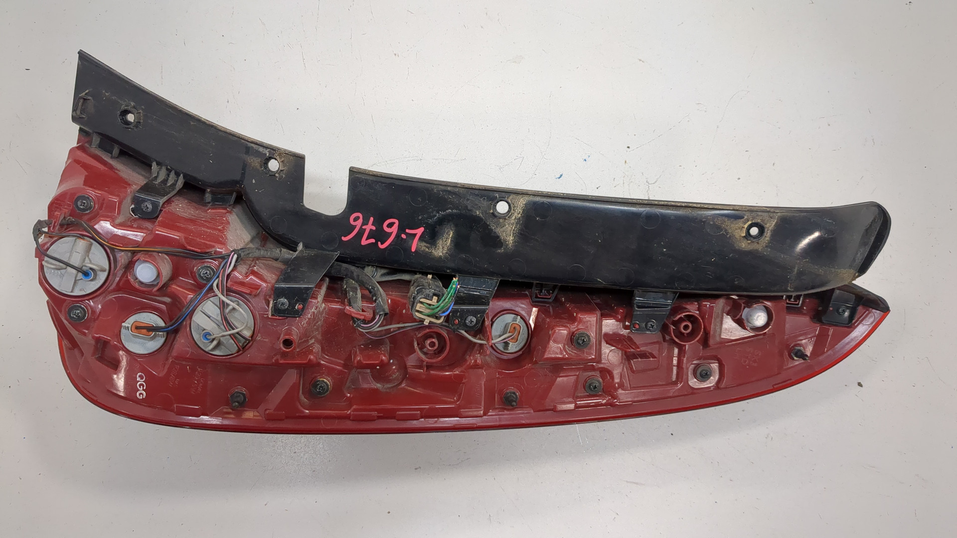 Фонарь задний левый