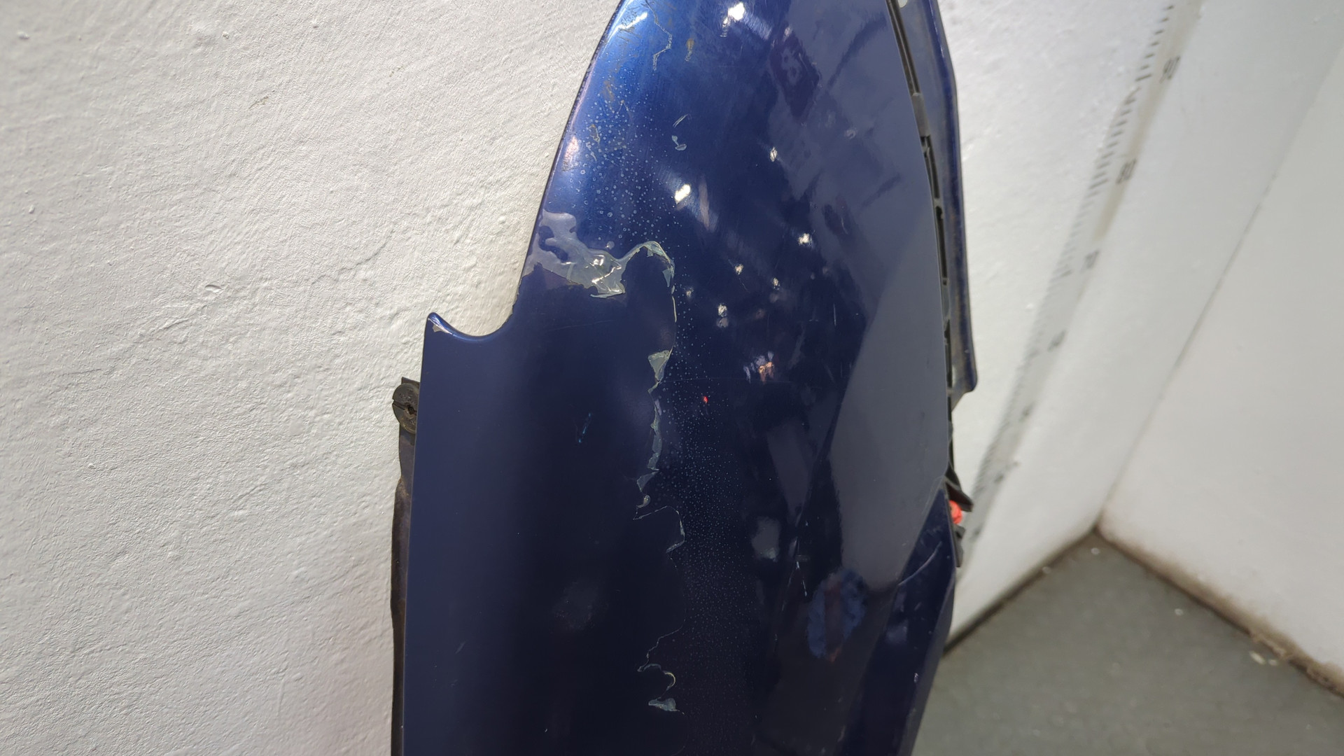 Крыло переднее правое