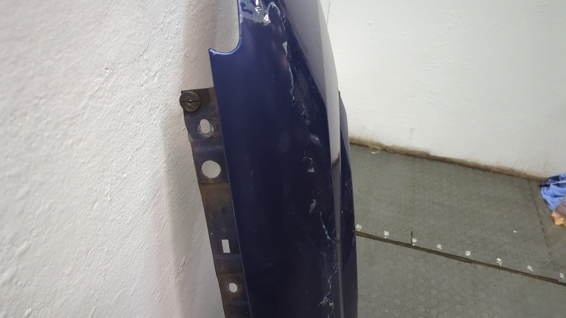 Крыло переднее правое