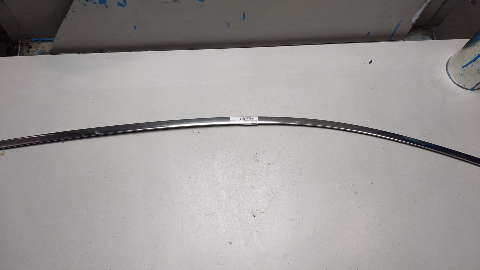 Накладка стекла переднего левого