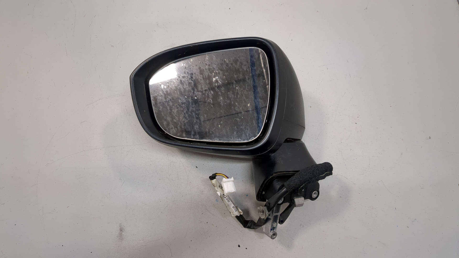 Зеркало правое электрическое