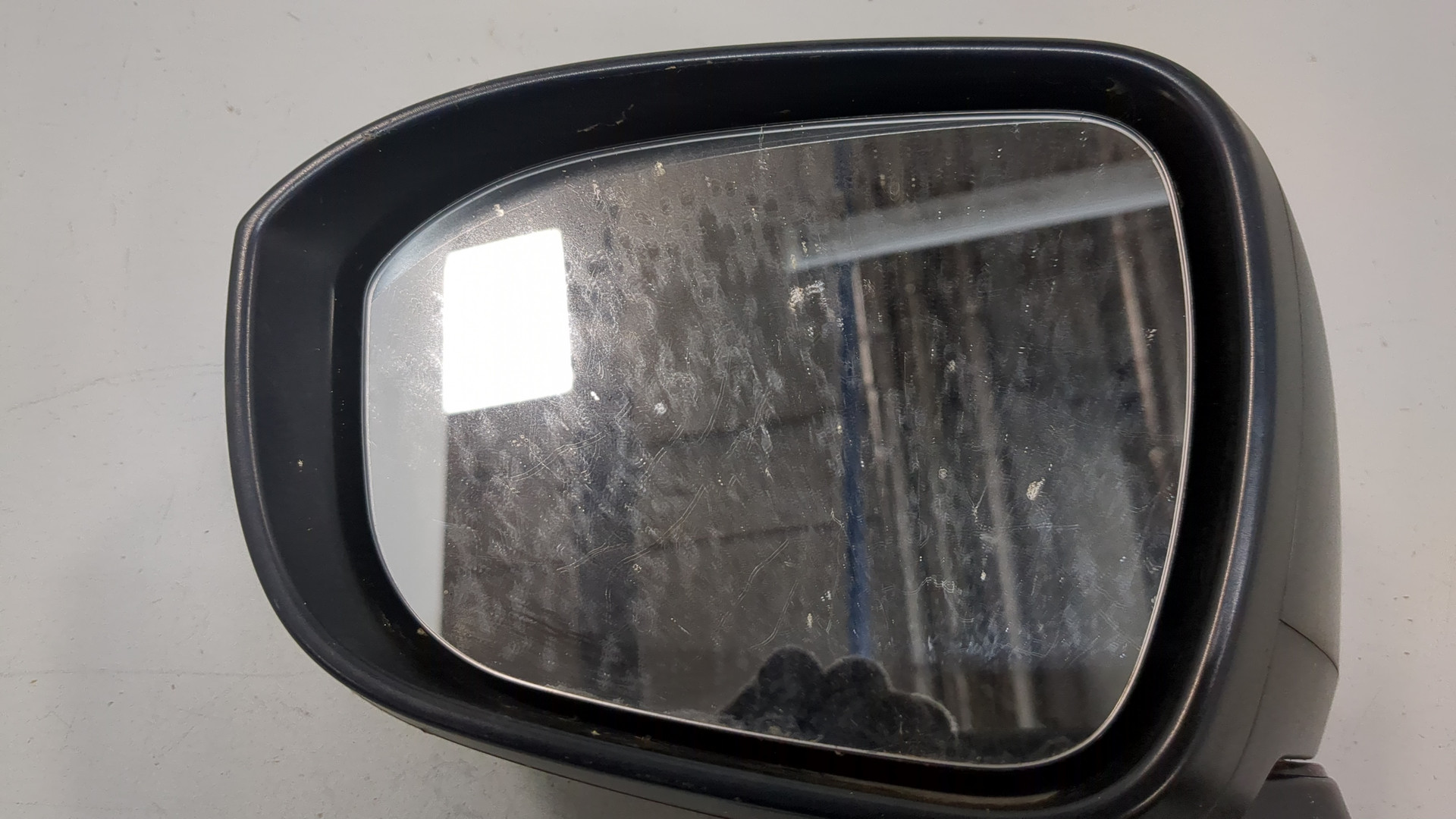 Зеркало правое электрическое