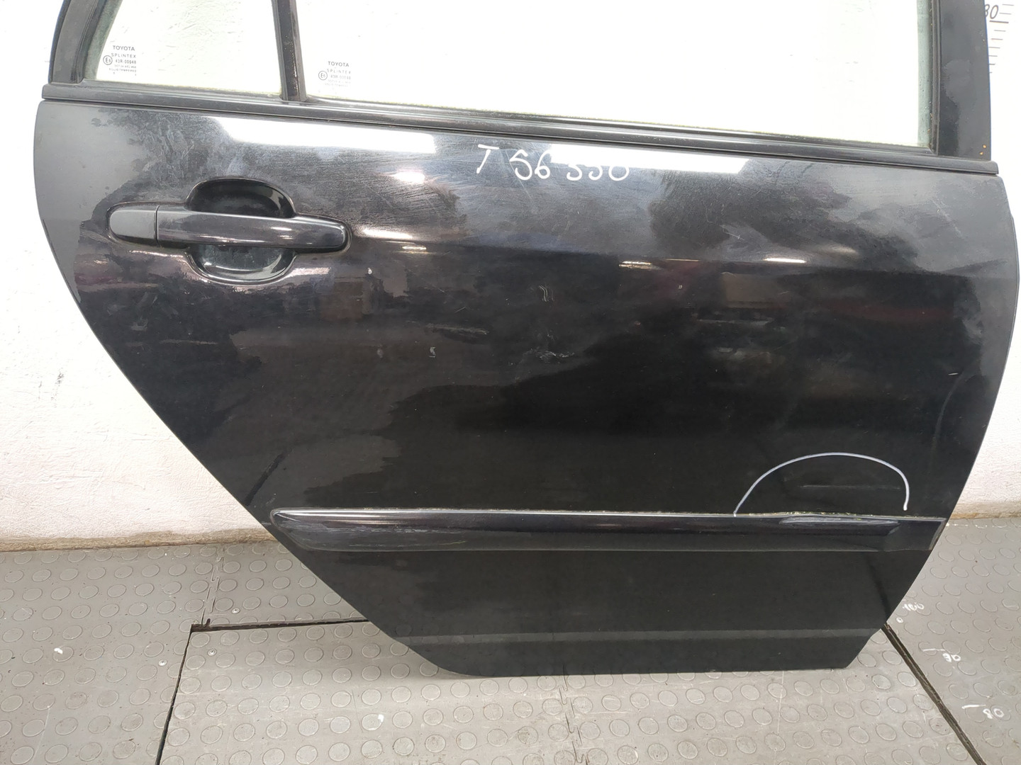 Дверь задняя правая