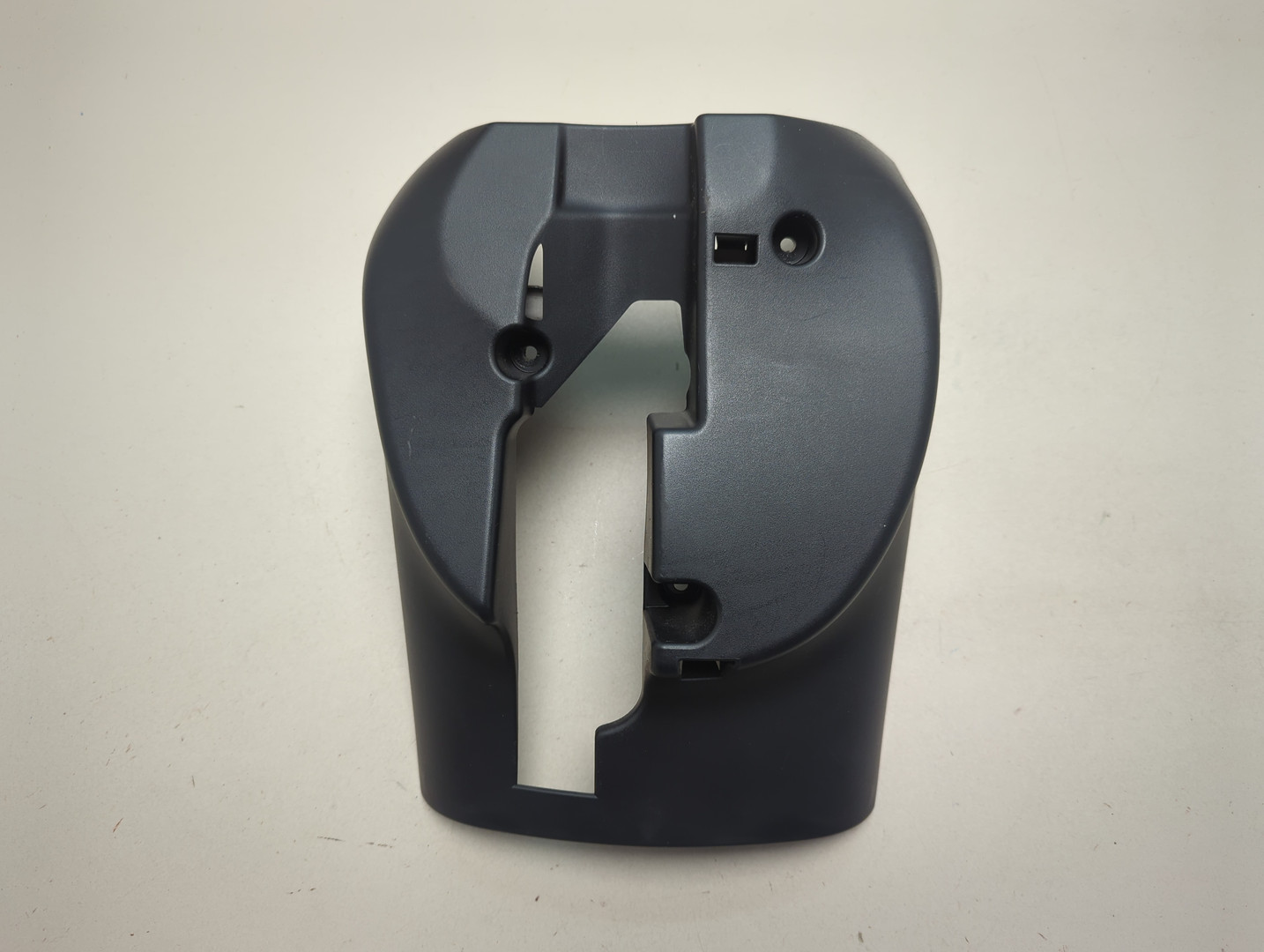 Кожух рулевой колонки