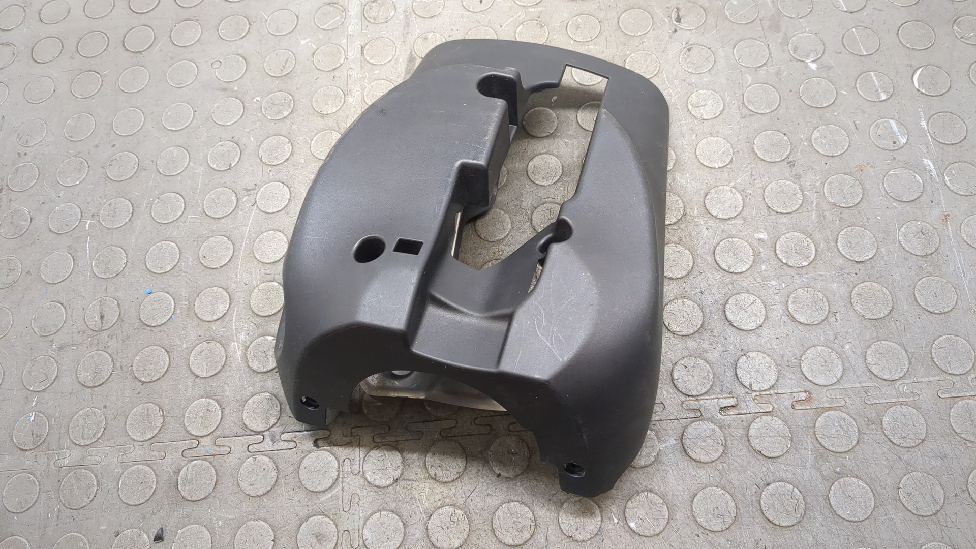 Кожух рулевой колонки