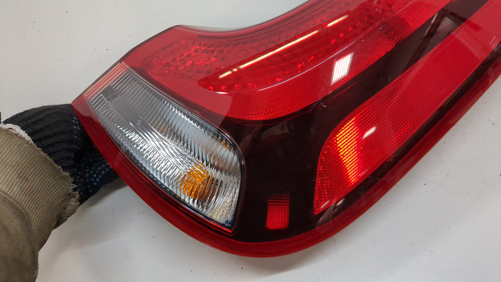 Фонарь задний правый