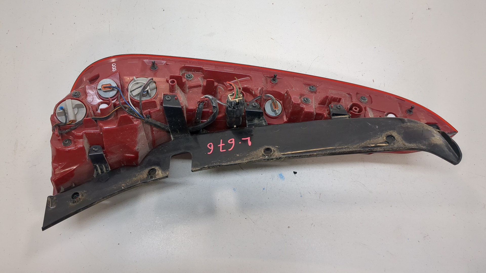 Фонарь задний правый