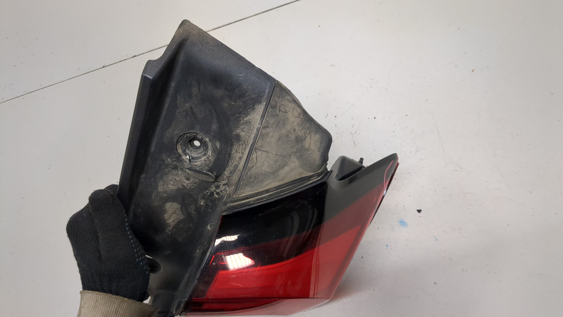 Фонарь задний правый