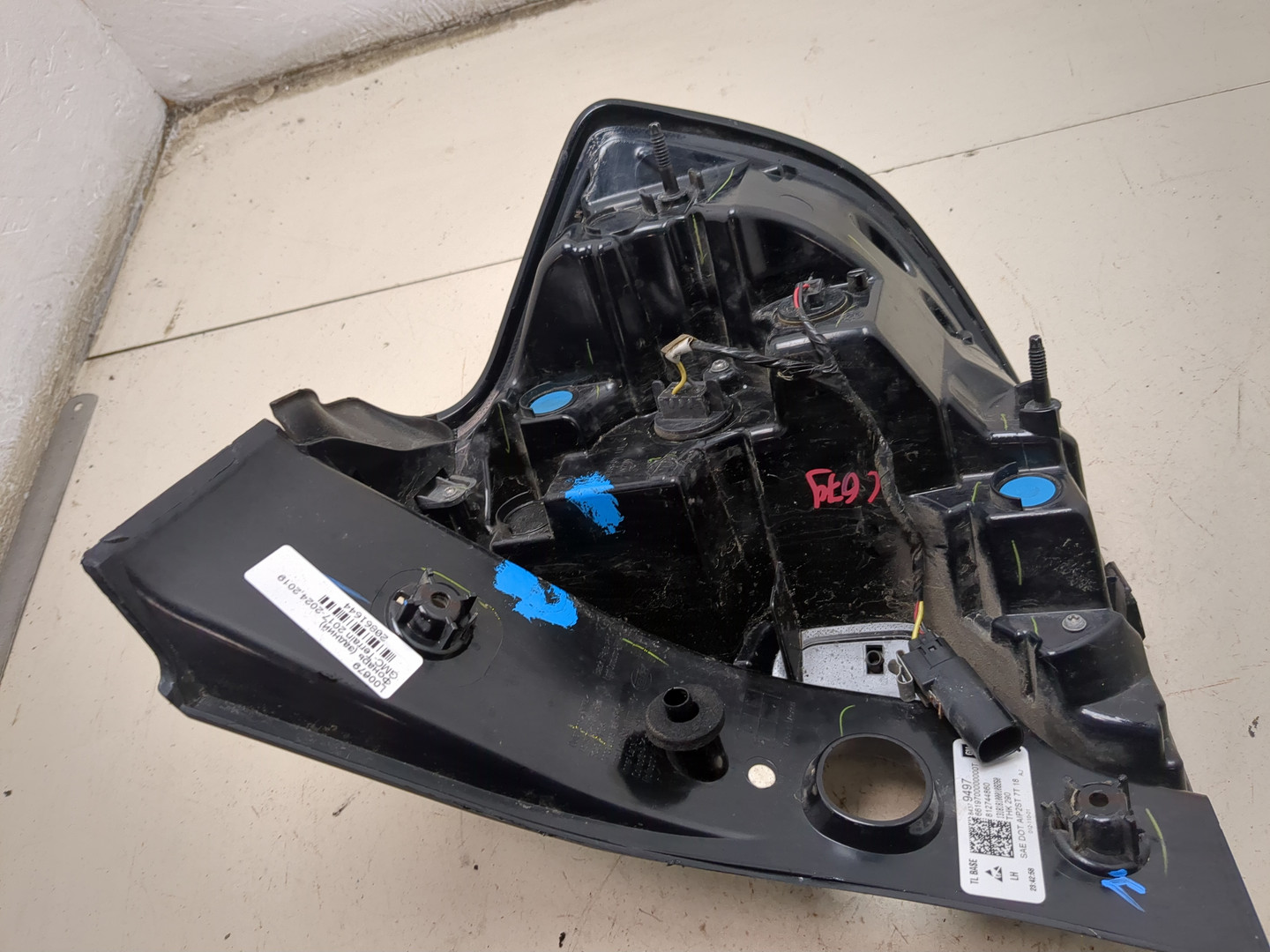 Фонарь задний левый