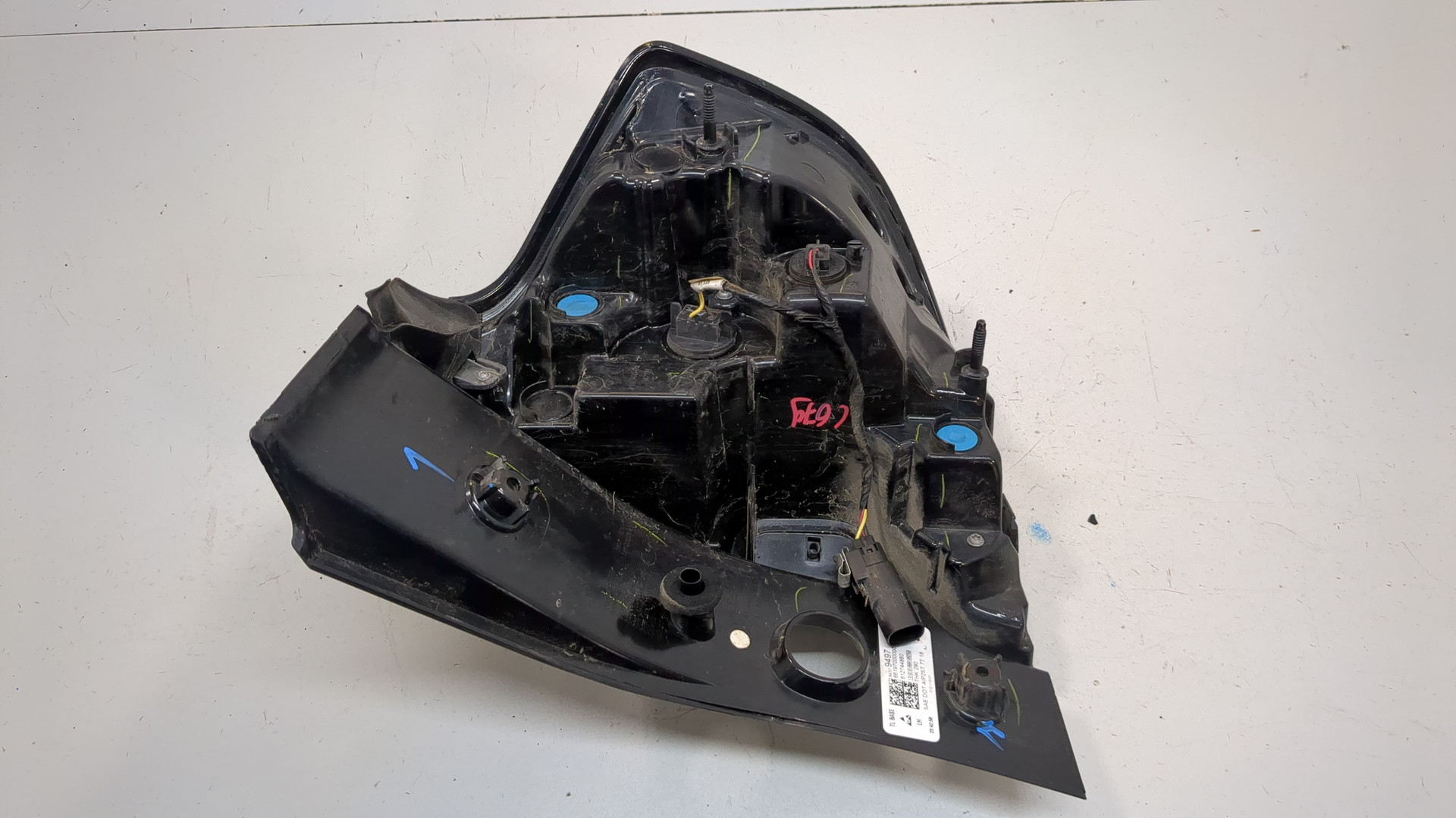 Фонарь задний левый