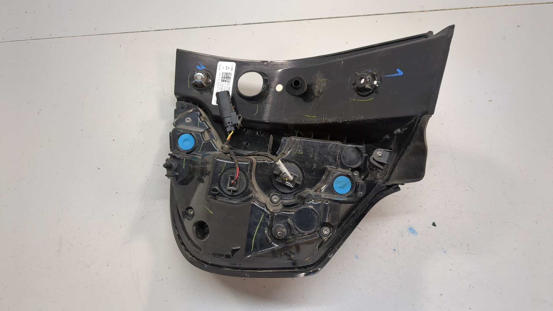 Фонарь задний левый