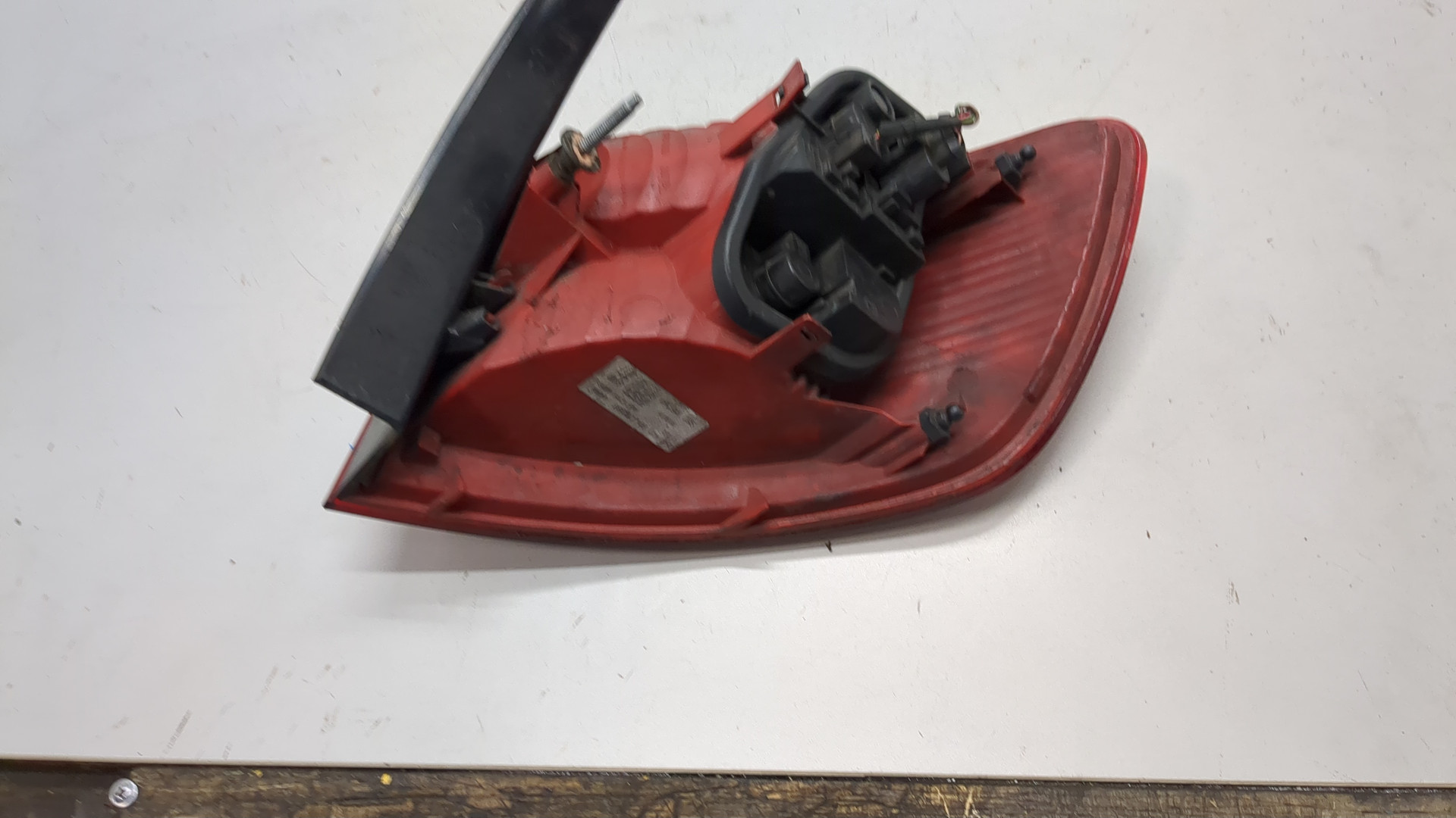 Фонарь задний левый