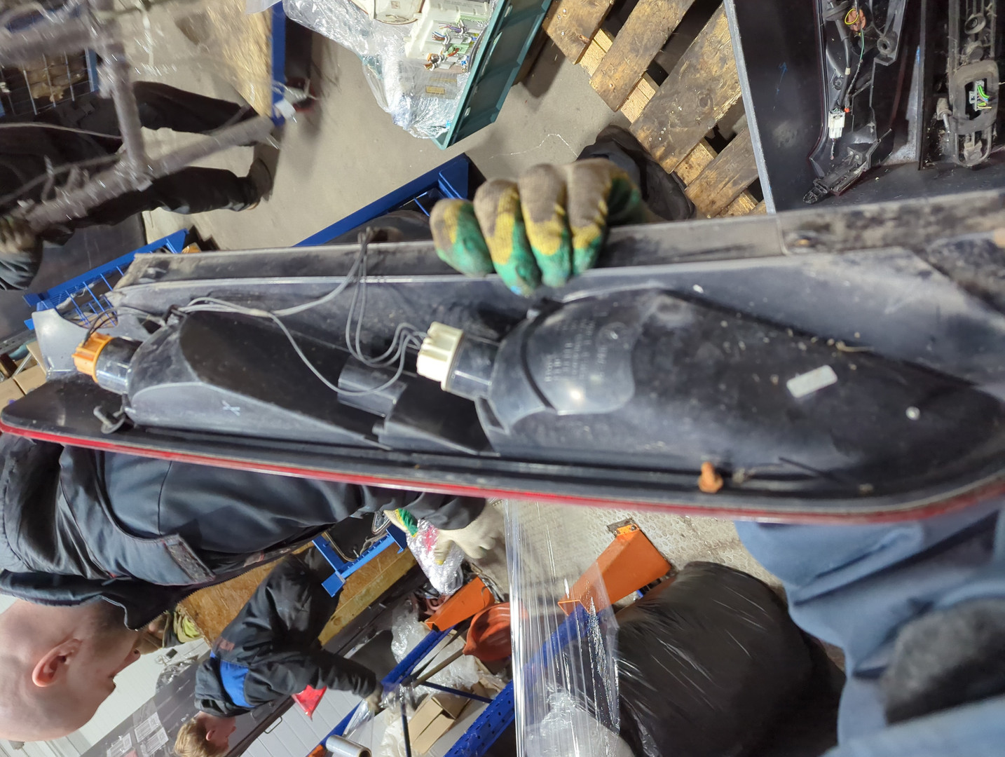 Фонарь задний правый