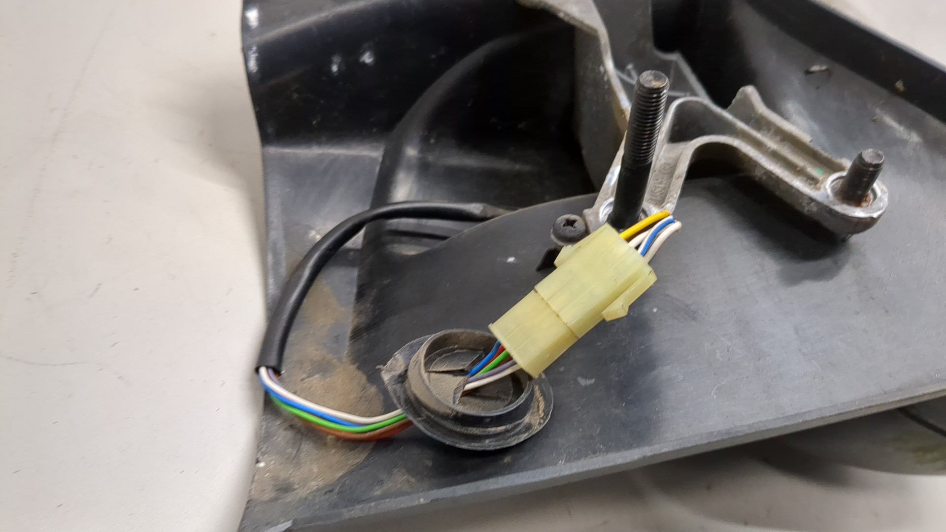 Зеркало правое электрическое