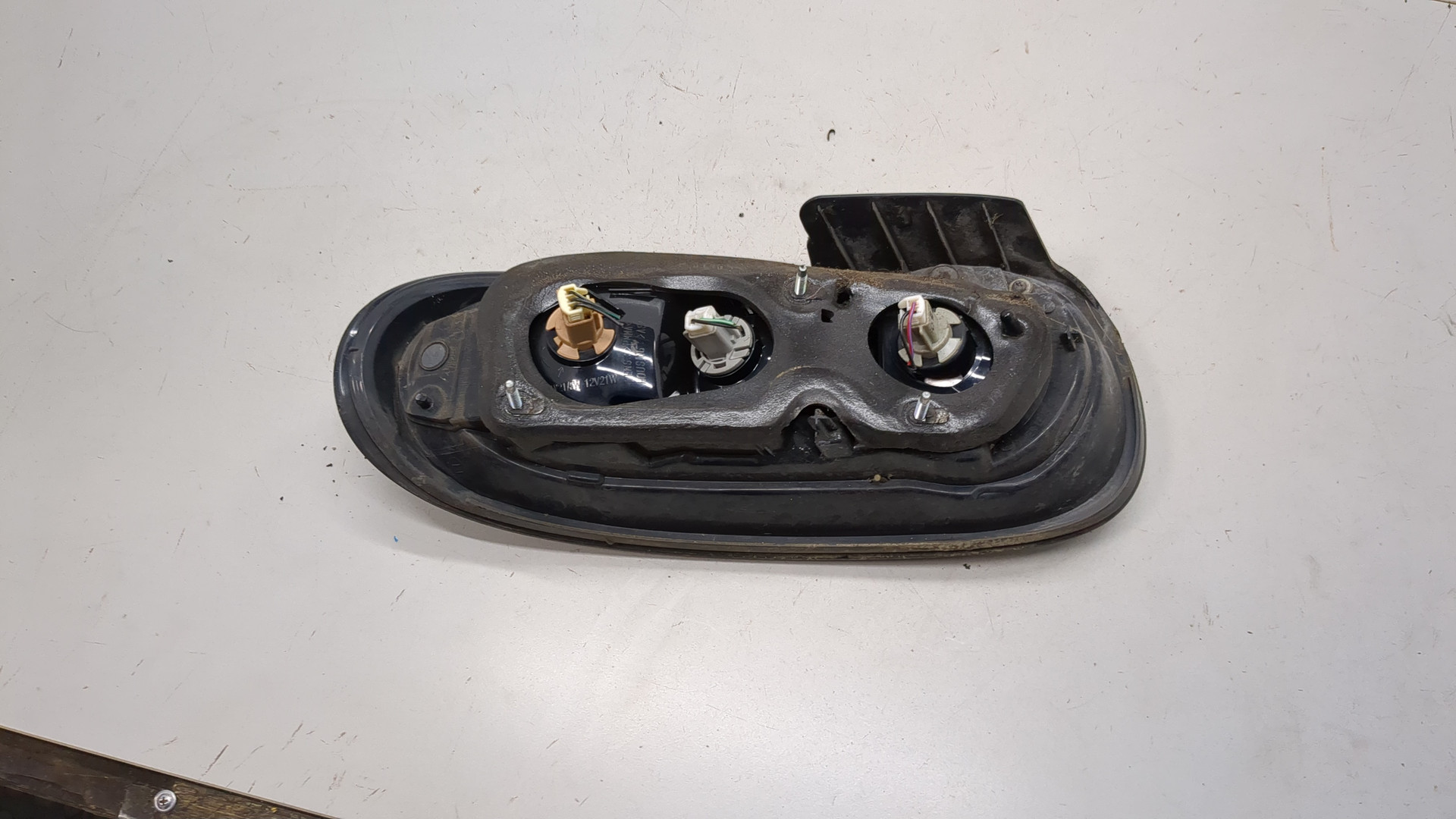 Фонарь задний правый