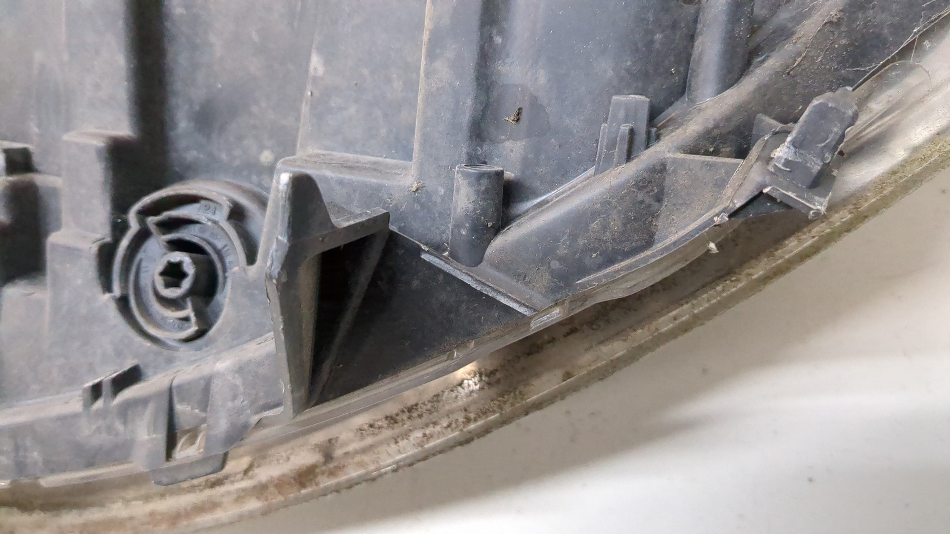 Фара правая