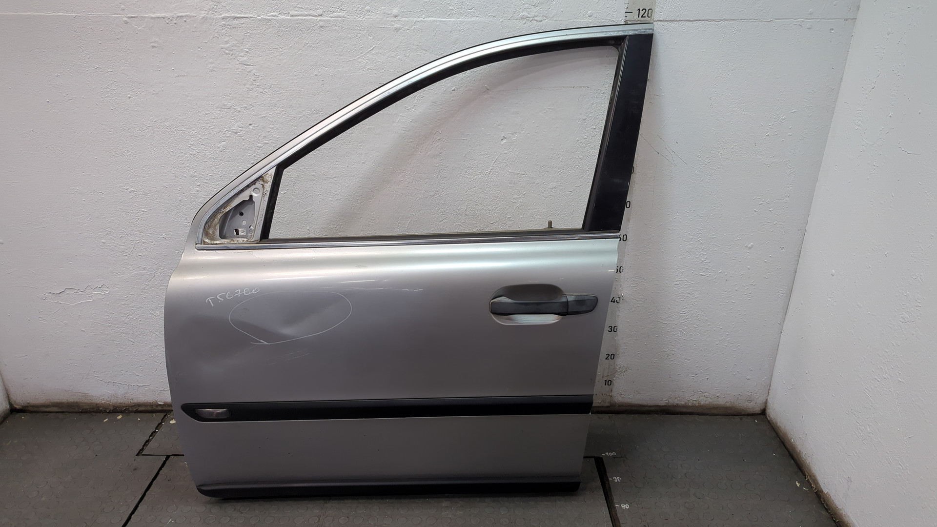 Дверь передняя левая