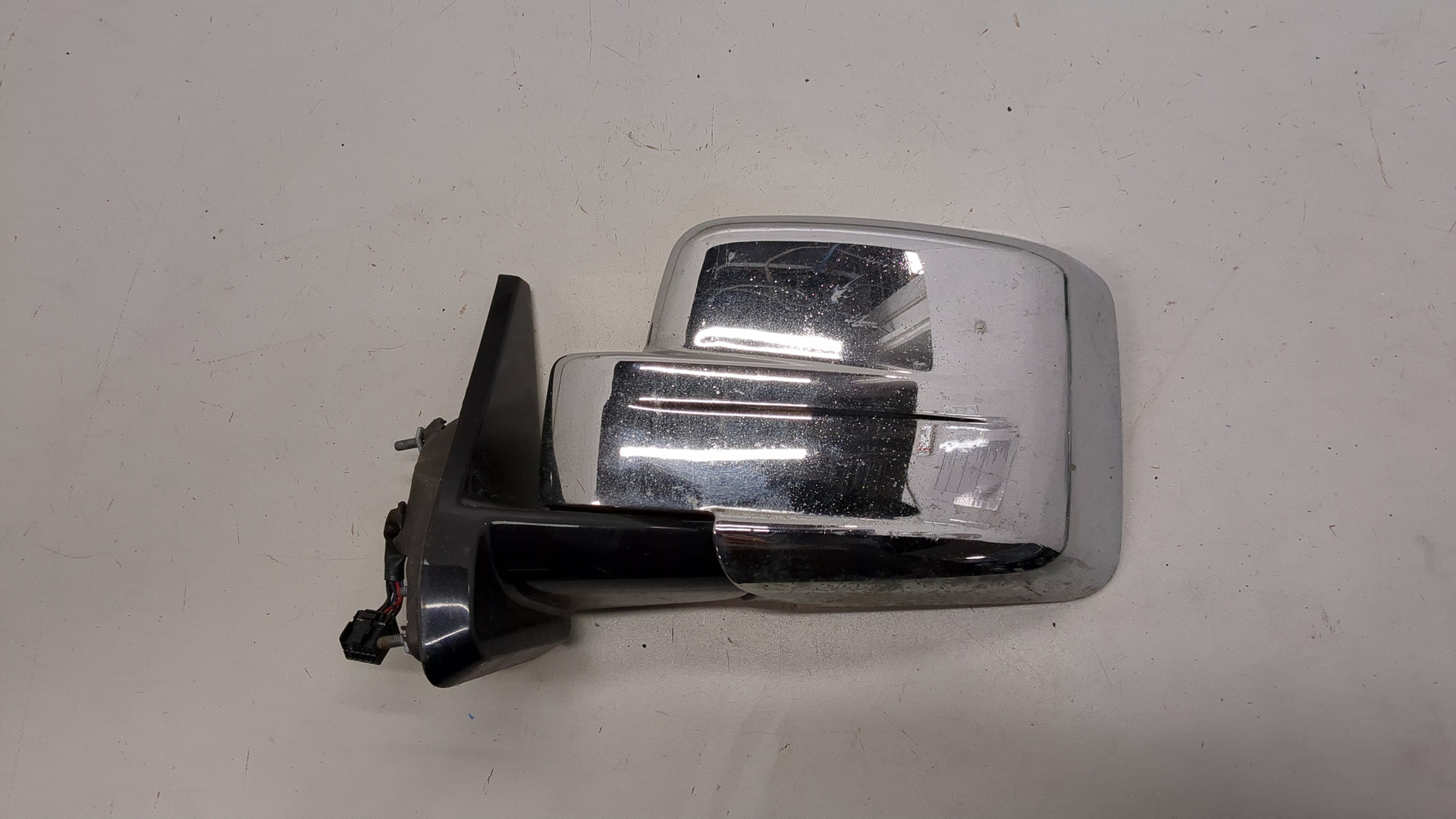 Зеркало левое электрическое
