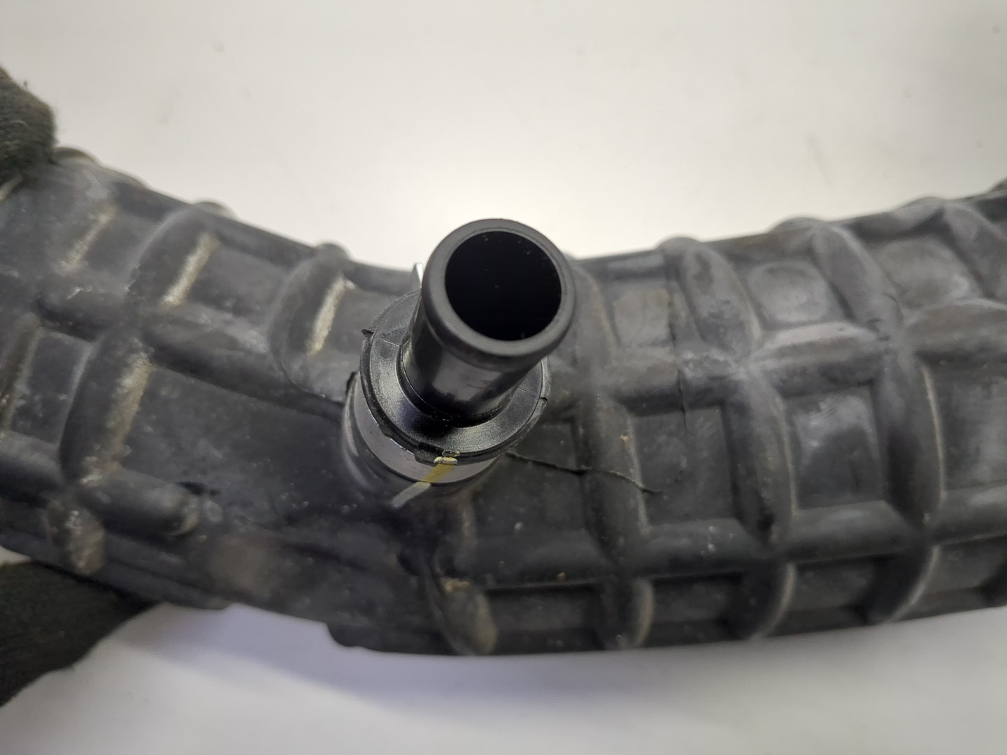 Патрубок воздушного фильтра