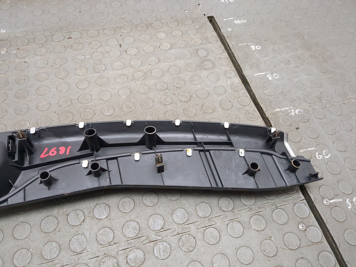 Обшивка багажника