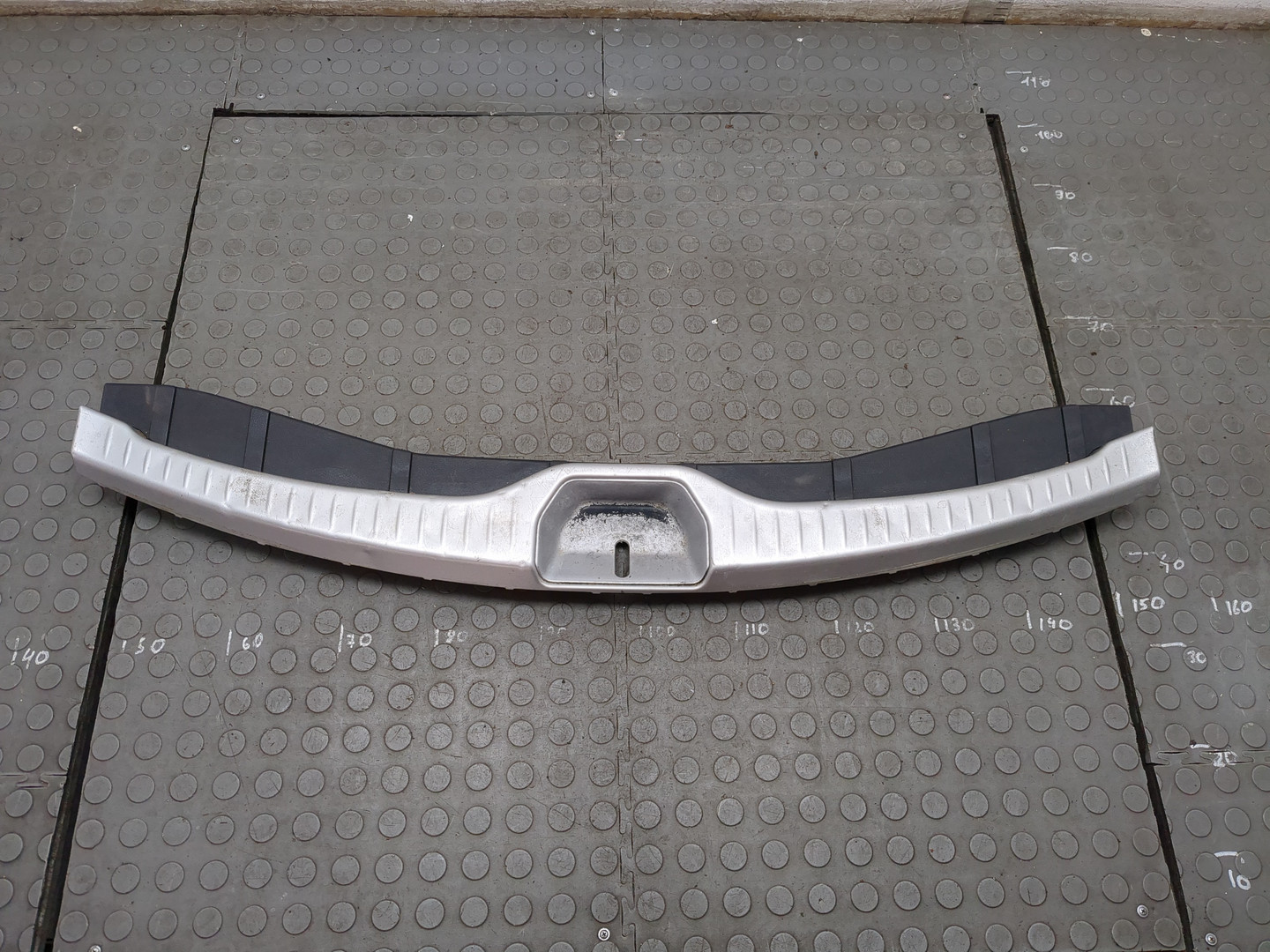 Обшивка багажника