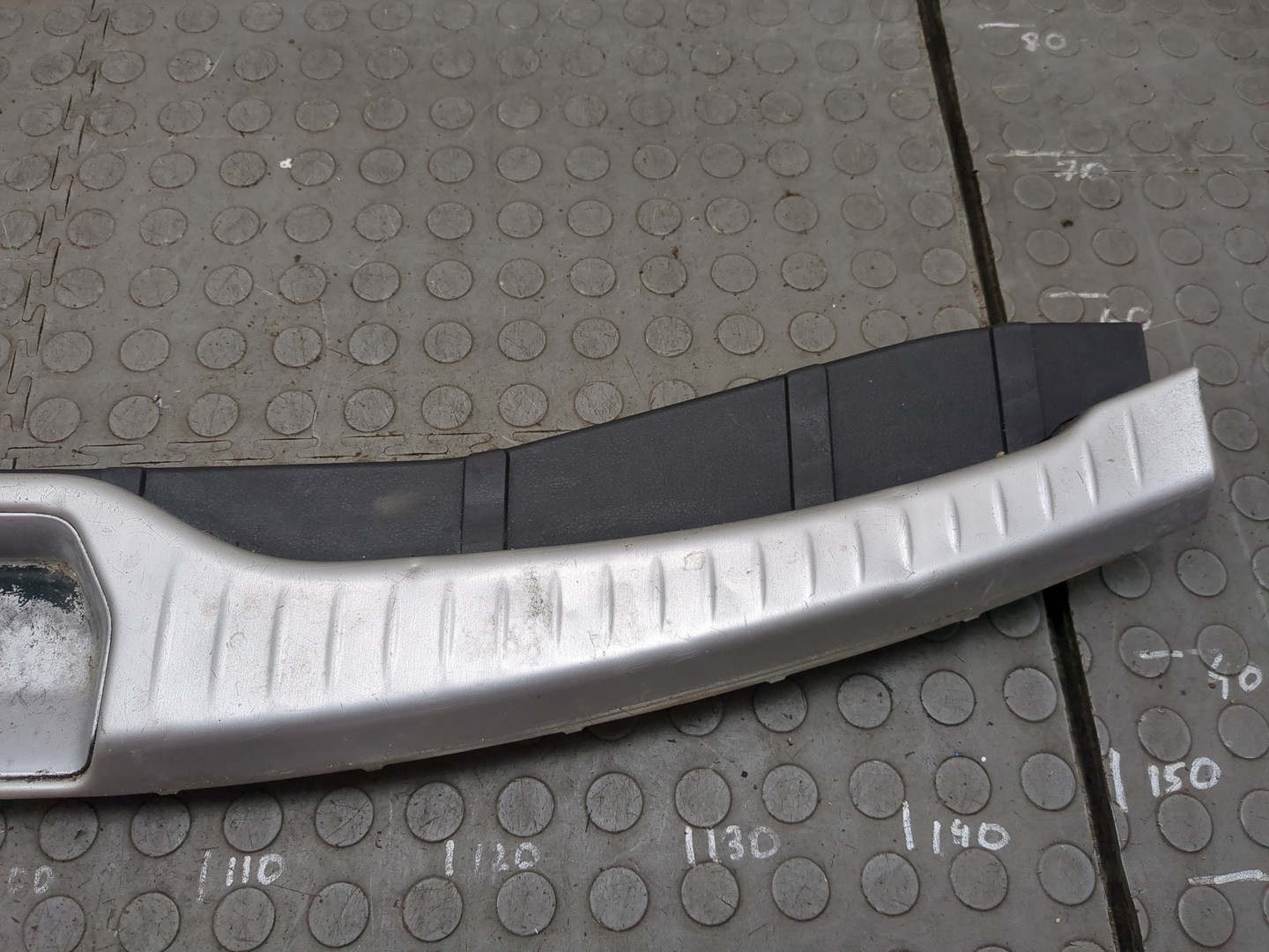 Обшивка багажника