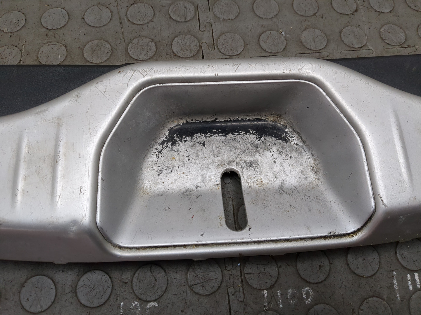 Обшивка багажника