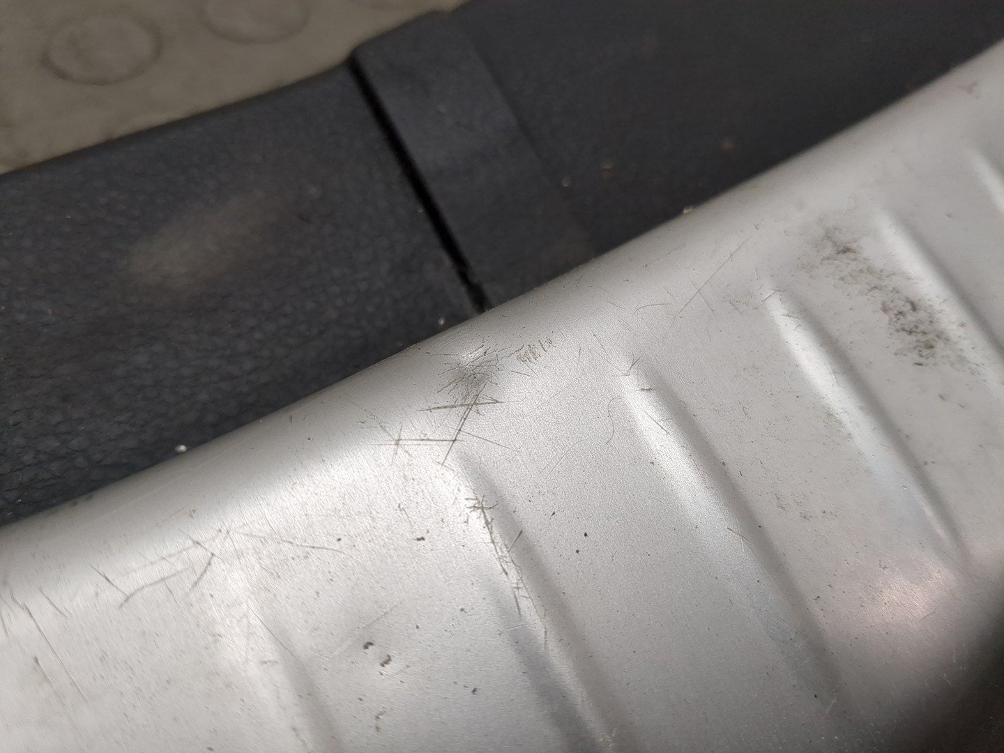 Обшивка багажника