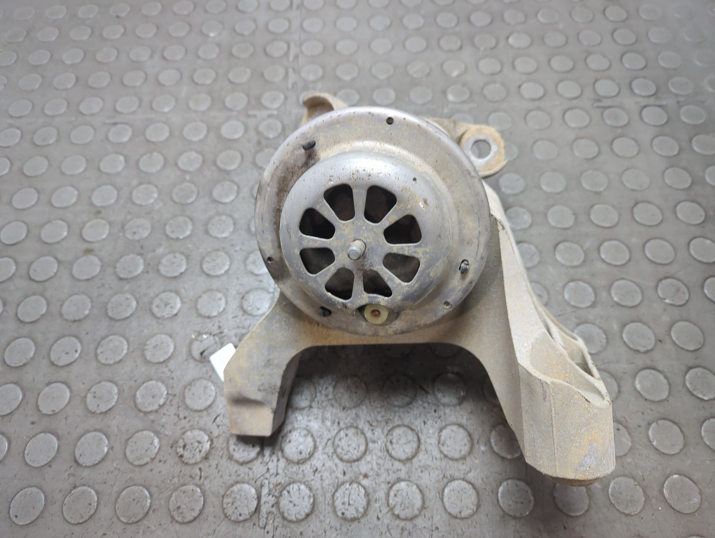 Опора двигателя