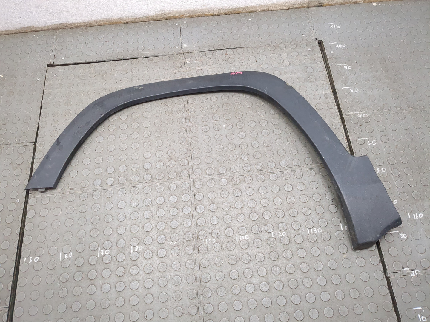 Накладка переднего крыла левого