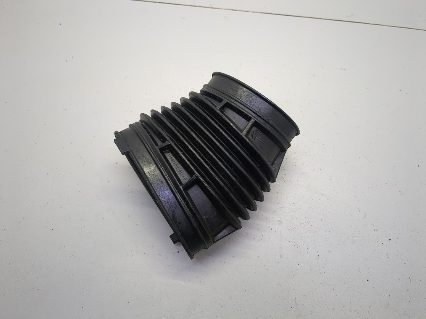 Патрубок воздушного фильтра