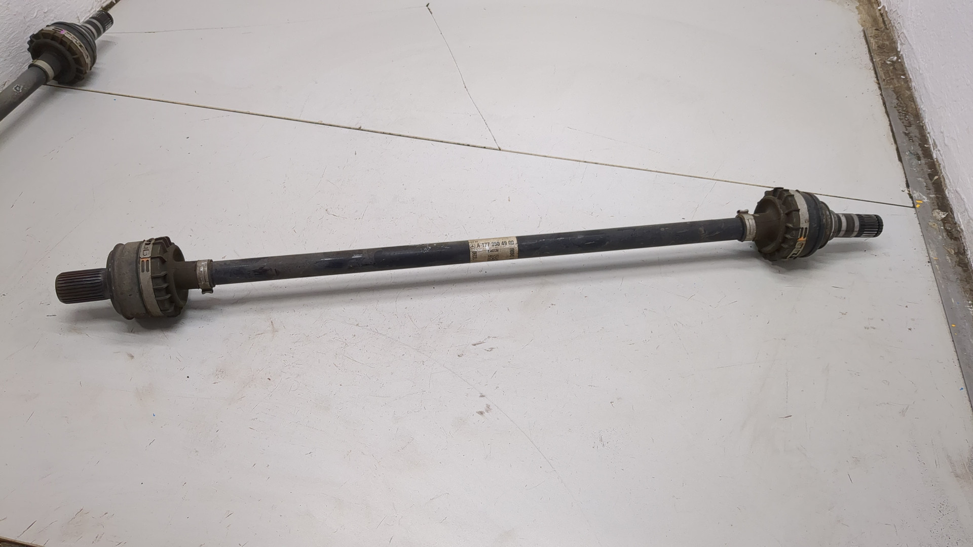 Полуось задняя правая