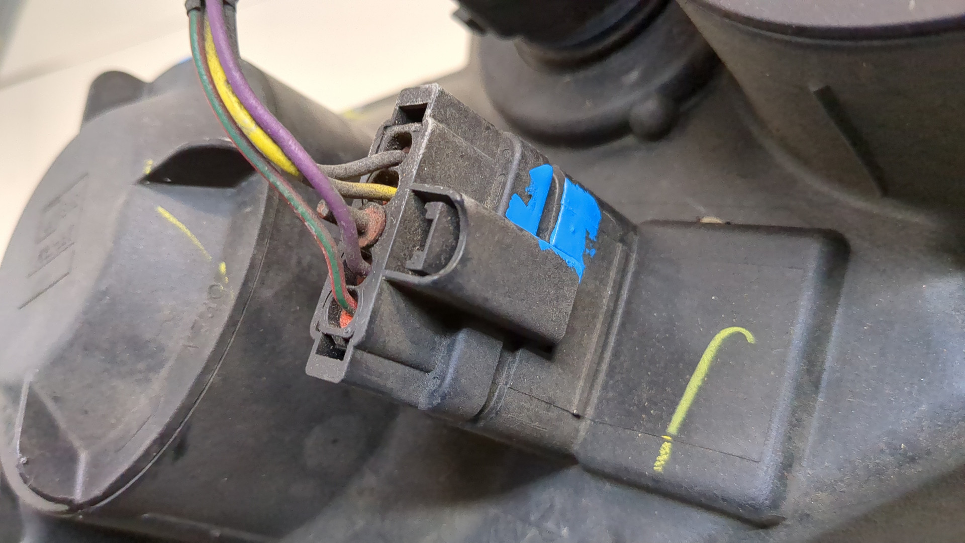 Фара правая