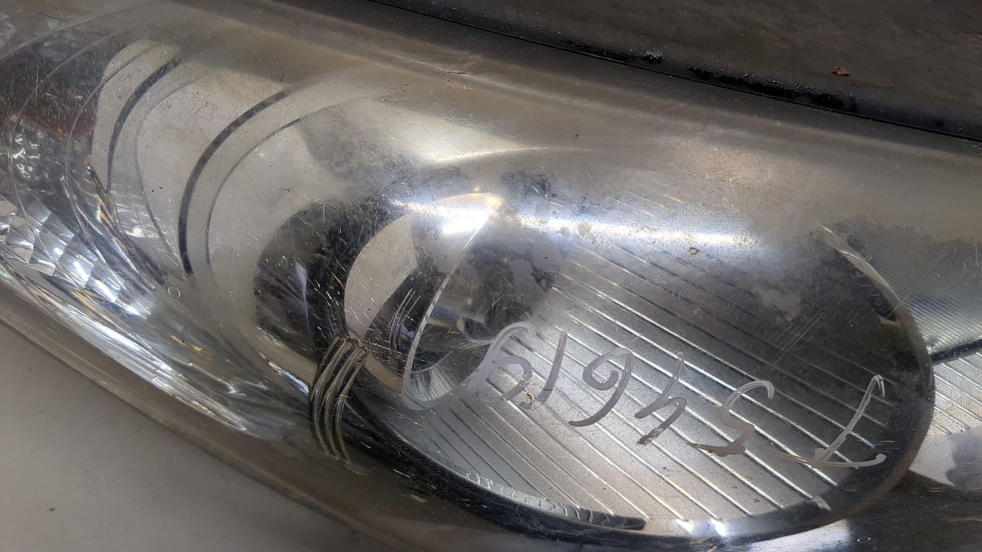 Фара правая