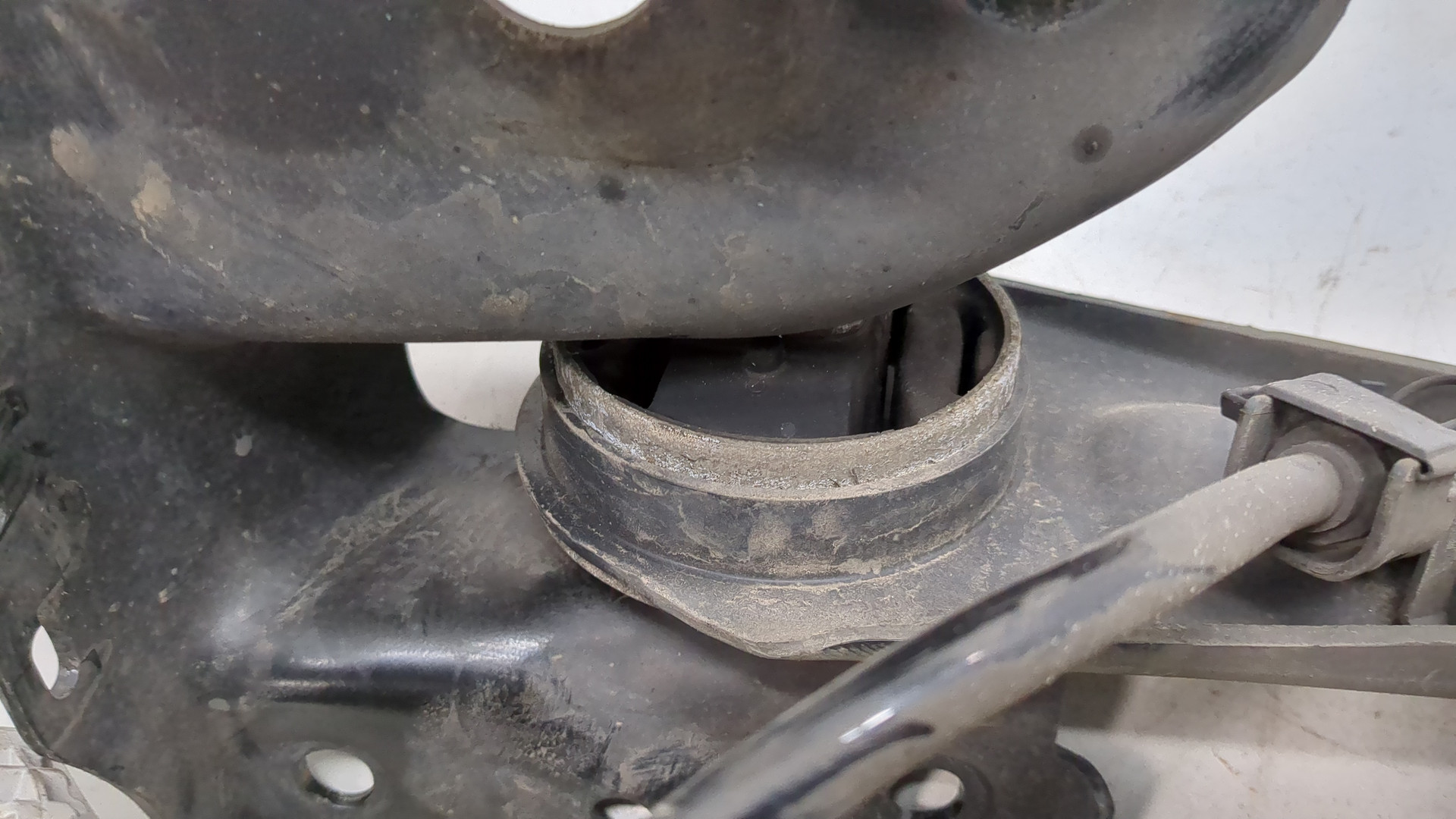 Рычаг задний левый