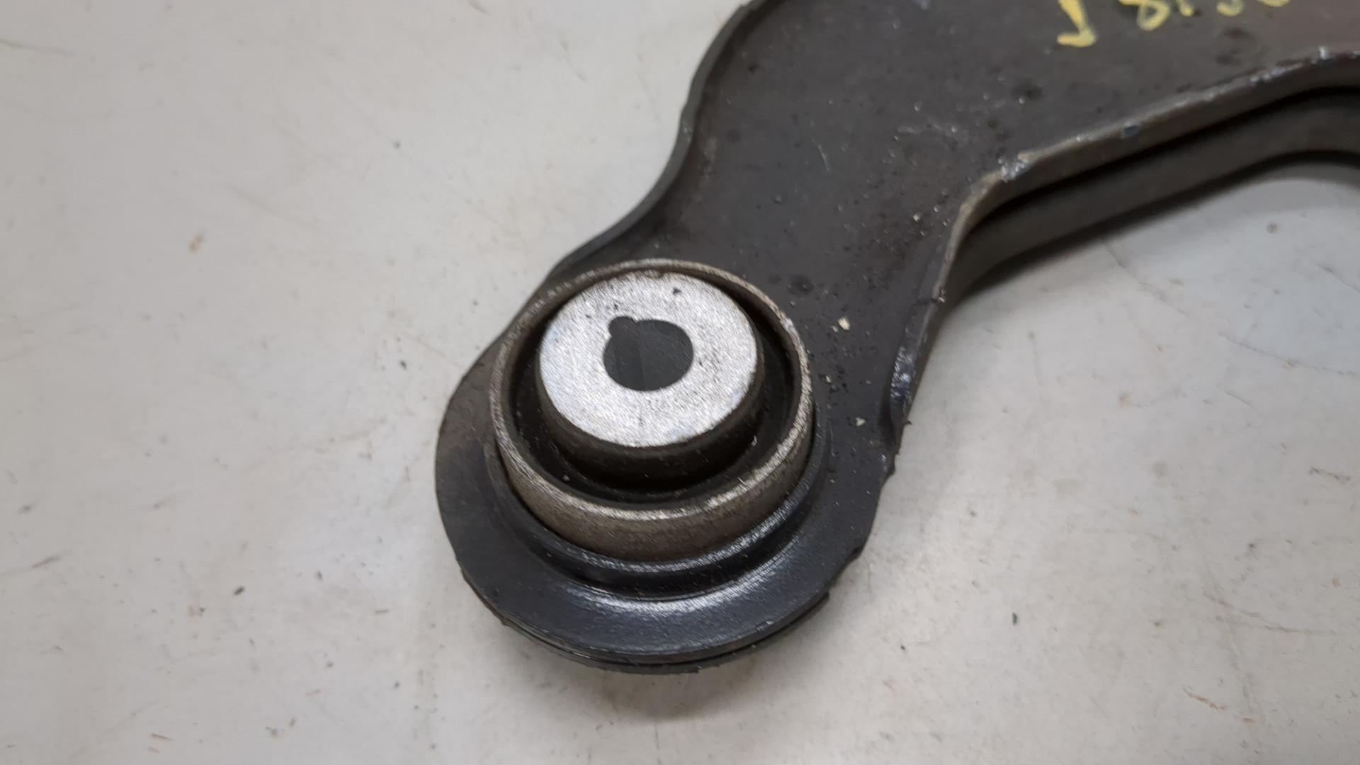 Рычаг задний