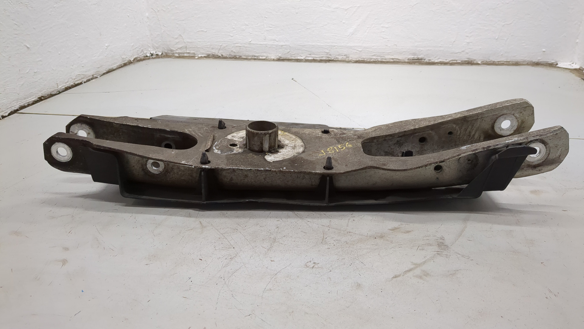 Рычаг задний