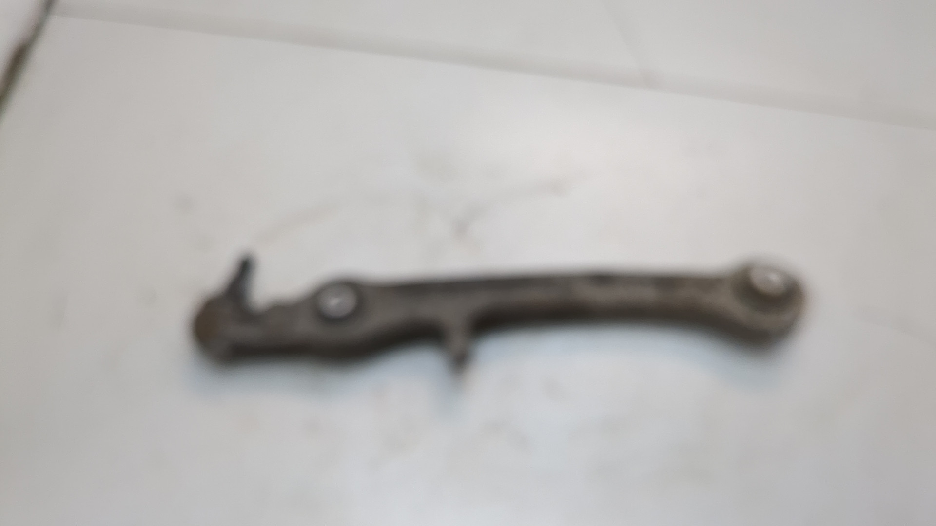 Рычаг передний