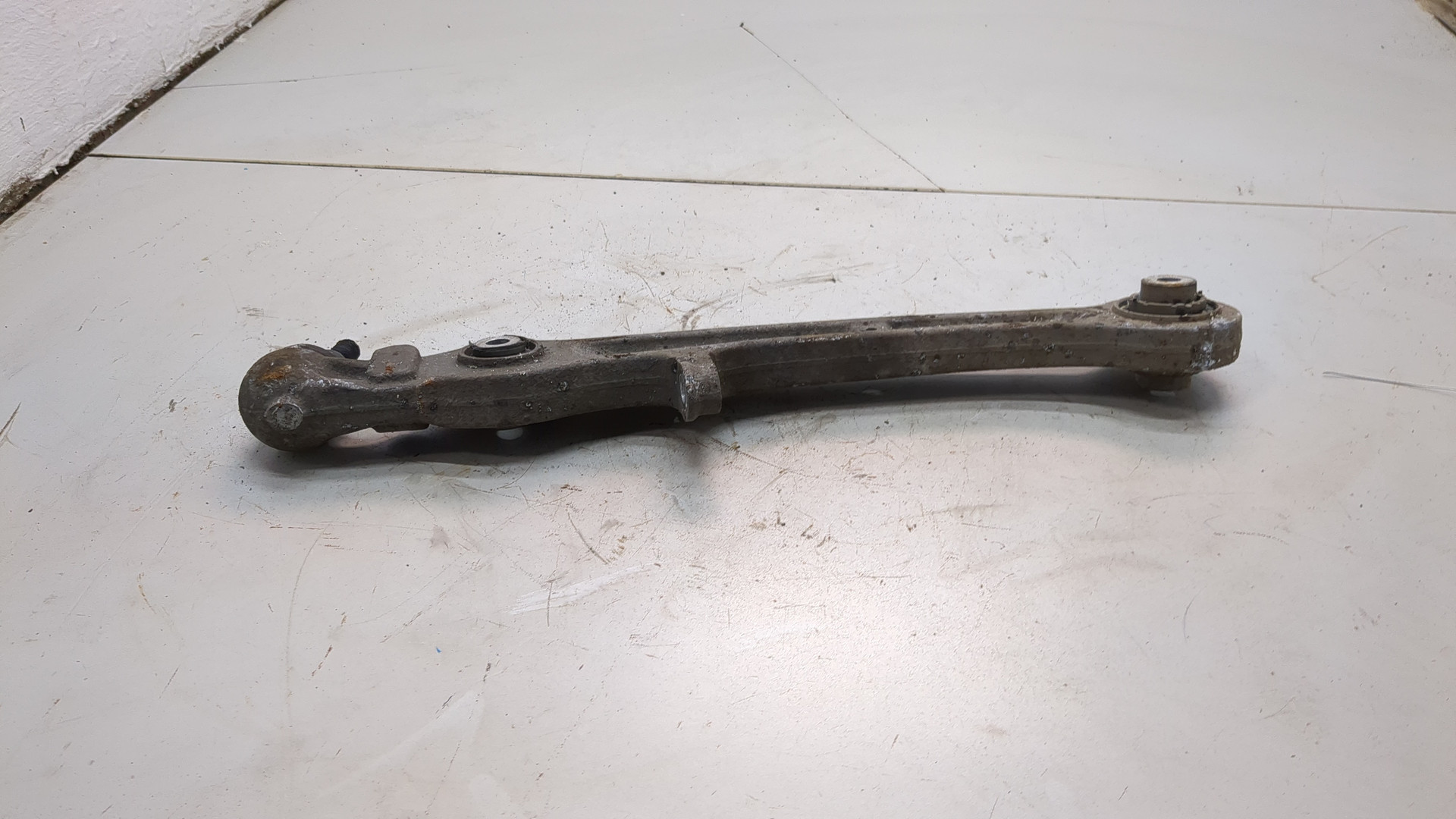 Рычаг передний