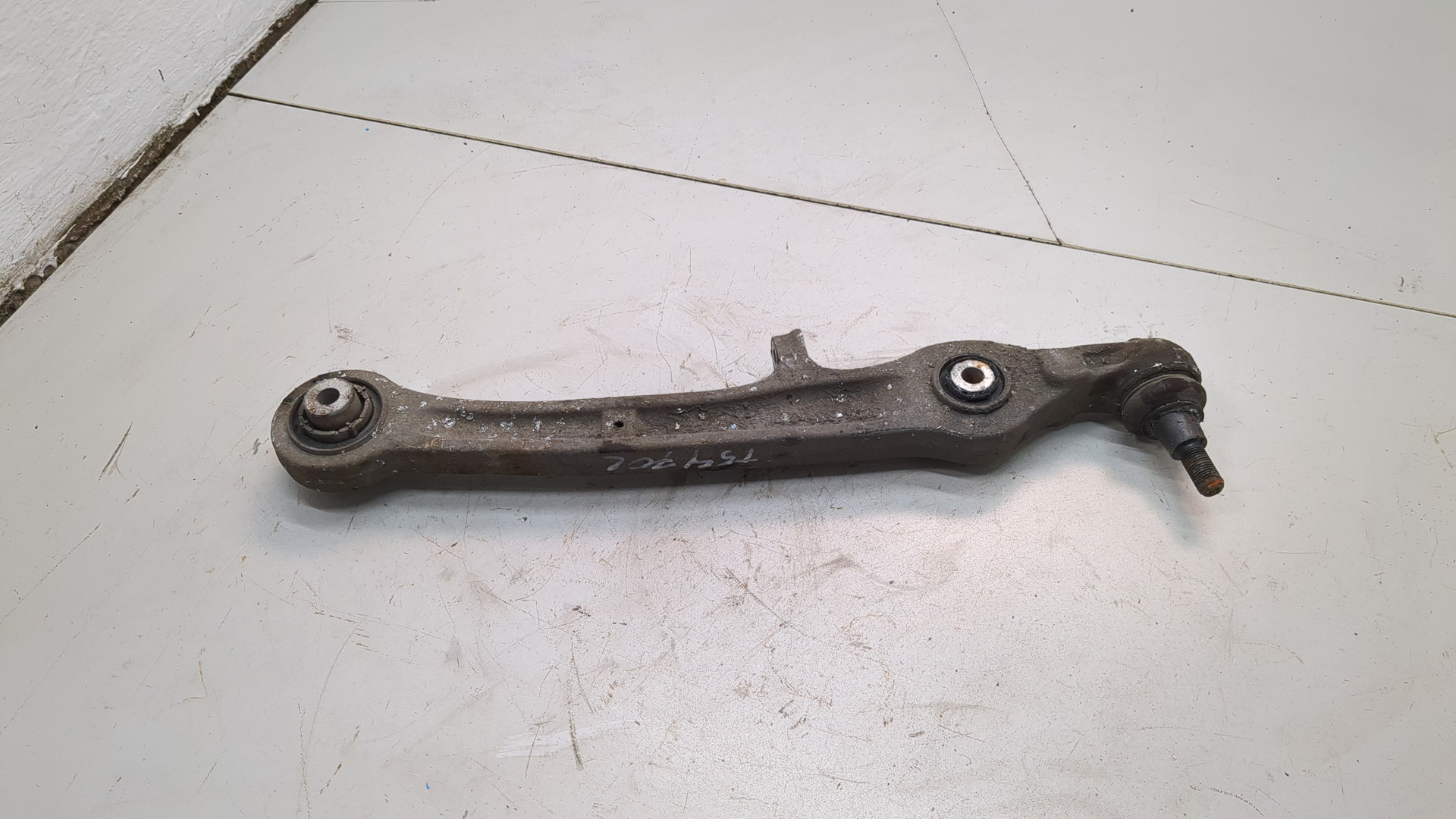 Рычаг передний