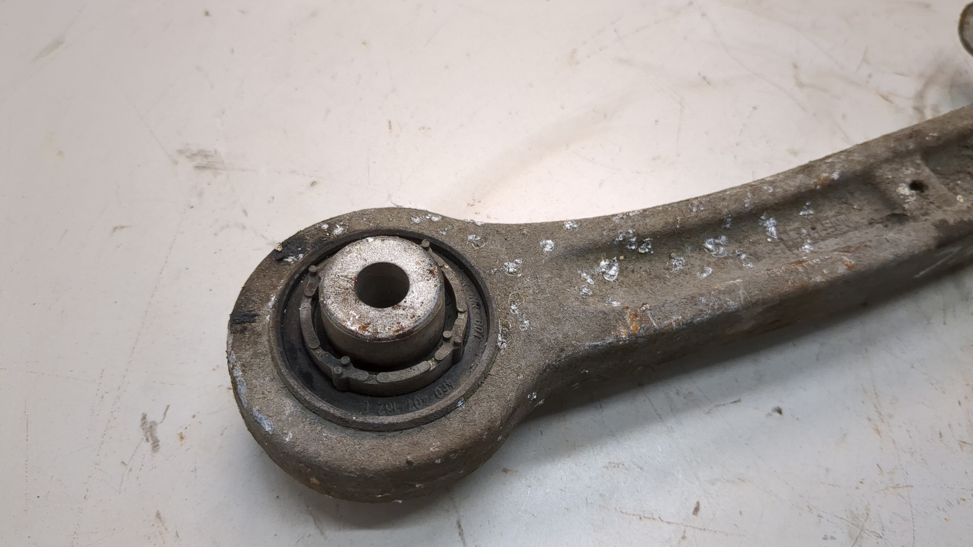 Рычаг передний