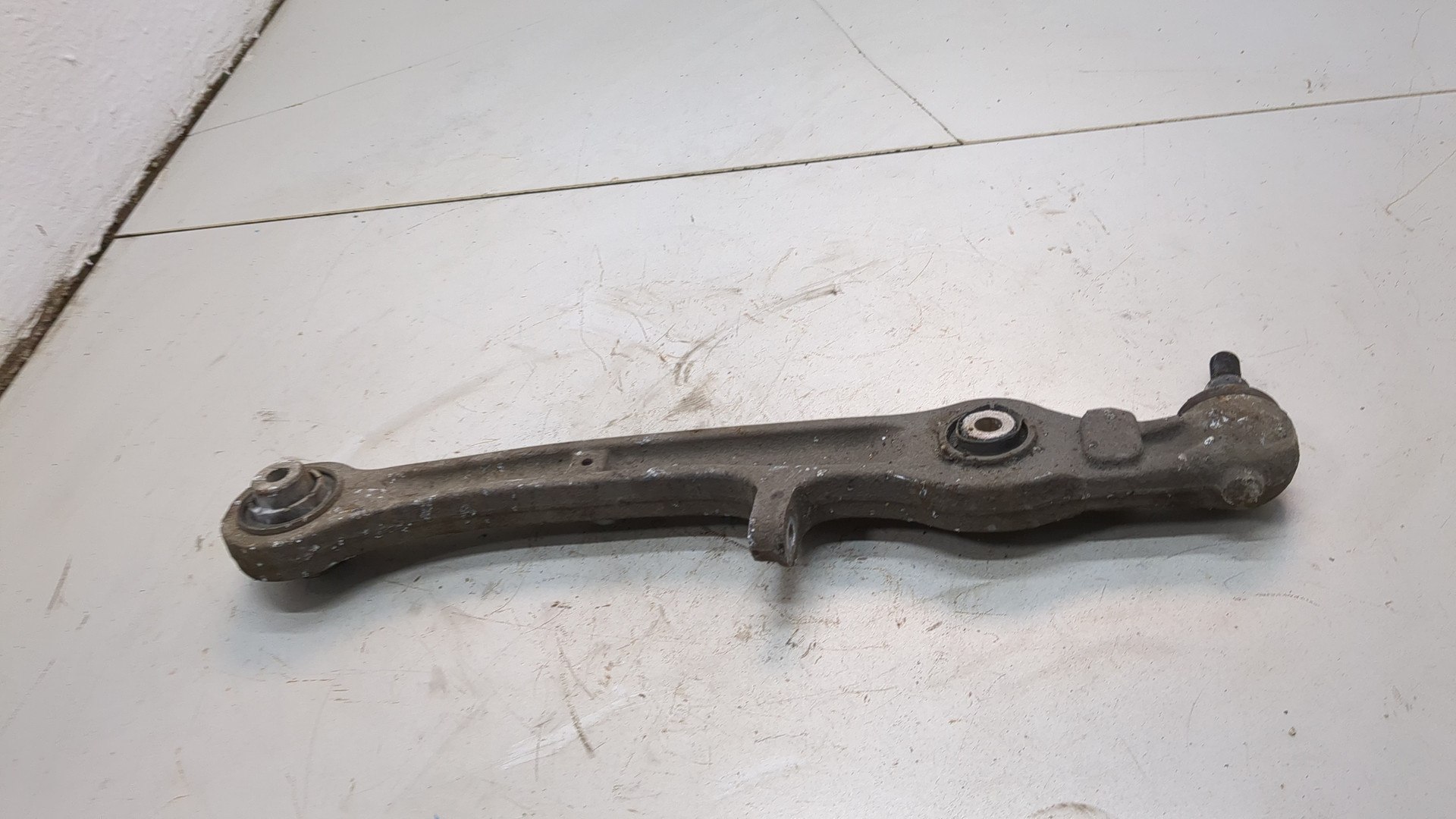 Рычаг передний