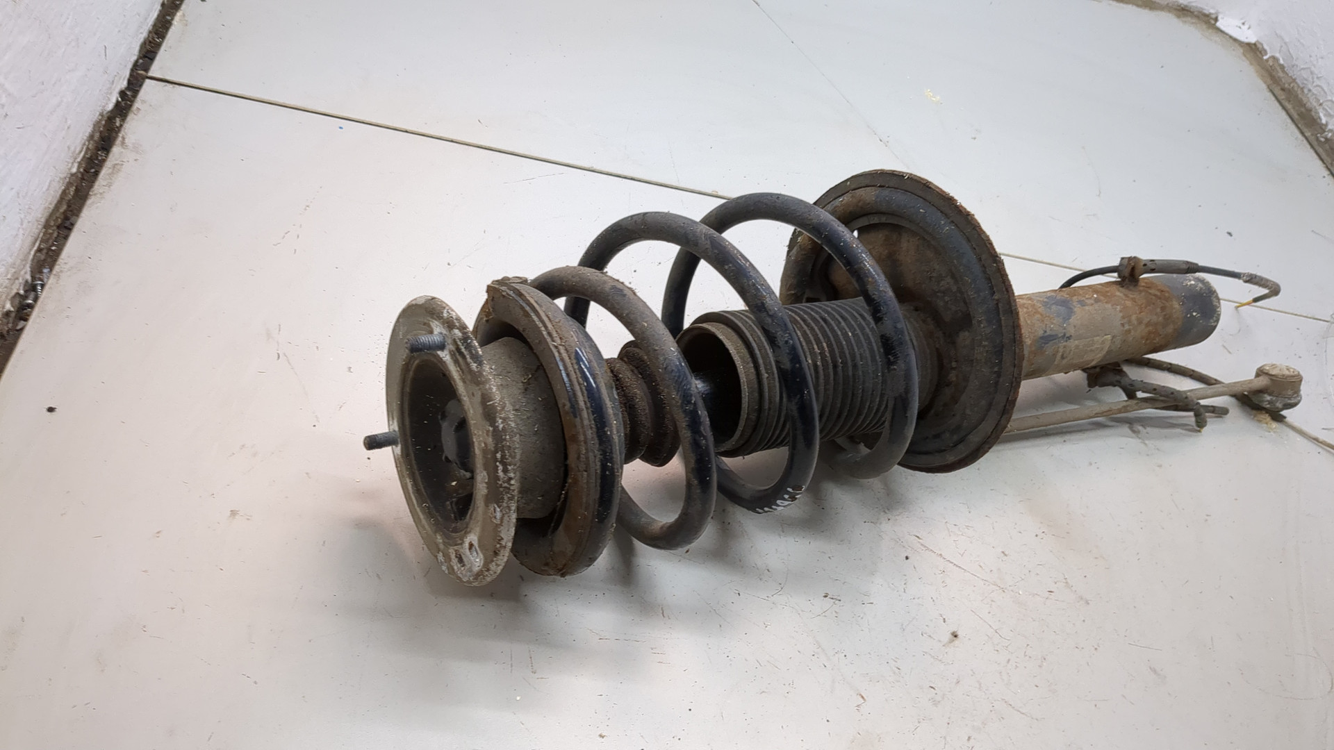 Амортизатор передний правый