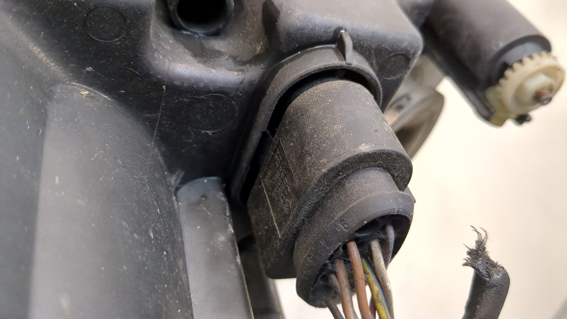 Фара правая