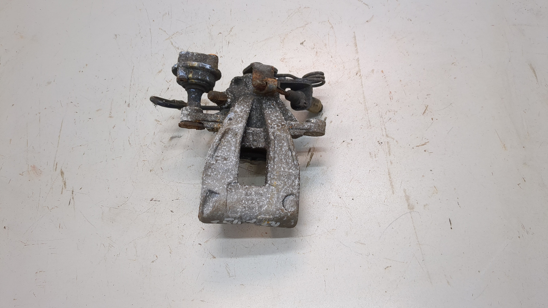 Суппорт передний левый