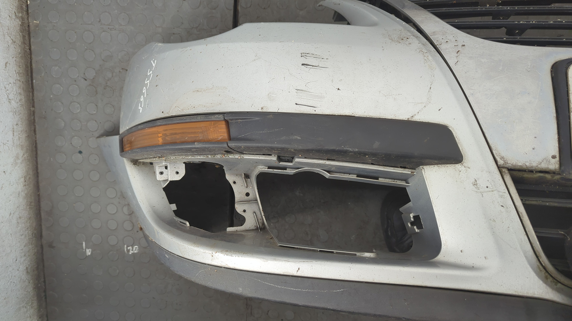 Бампер передний