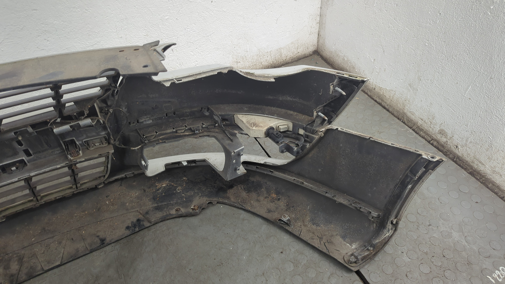 Бампер передний